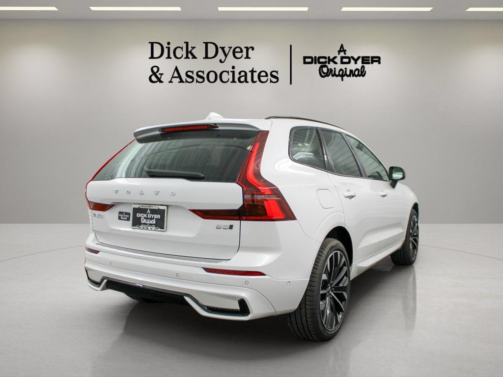 Certified 2026 Volvo XC60 B5 Ultra w/ Protection Package Premier AWD/4WD image 3