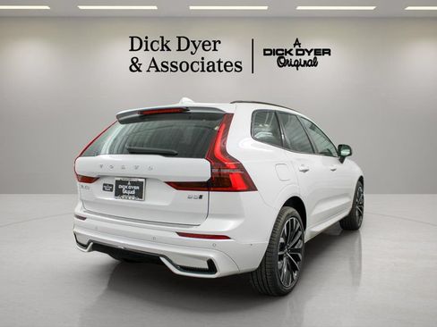 Used 2026 Volvo XC60 B5 Ultra w/ Protection Package Premier AWD/4WD image 3