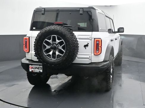 New 2025 Ford Bronco Badlands image 3