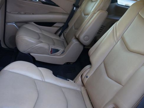 Used 2019 Cadillac Escalade Platinum AWD/4WD image 22