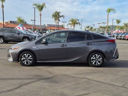Used 2018 Toyota Prius Prime Premium w/ Carpet Mat Package image 9
