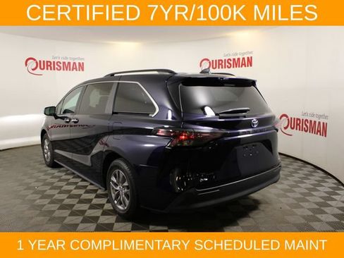 Used 2025 Toyota Sienna XLE FWD image 6