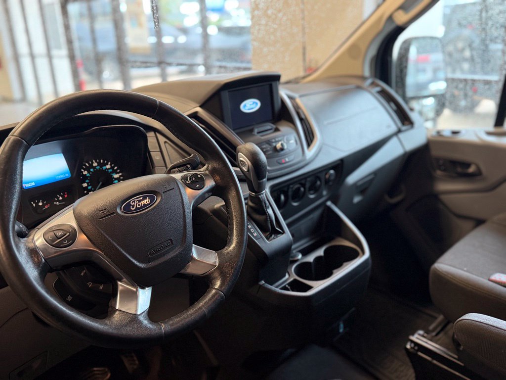 Used 2016 Ford Transit 150 XLT RWD image 11