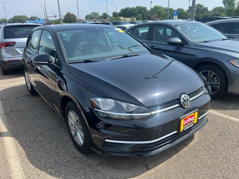Used 2019 Volkswagen Golf S FWD image 2