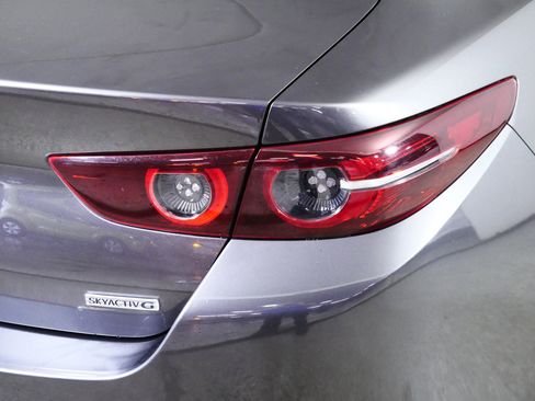 Used 2020 MAZDA MAZDA3 AWD Sedan w/ Premium Package image 17