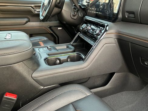 Certified 2024 GMC Sierra 2500 AT4 w/ AT4 Preferred Package image 16