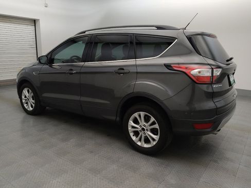 Used 2018 Ford Escape SE FWD image 3