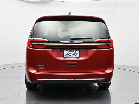 New 2026 Chrysler Pacifica Select image 6