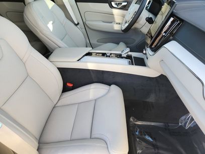 New 2026 Volvo XC60 B5 Ultra w/ Climate Package