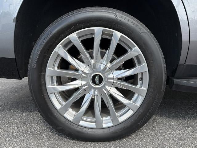 Certified 2022 Cadillac Escalade Premium Luxury AWD/4WD image 18