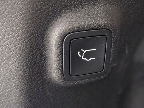 Used 2020 Jeep Cherokee Latitude Plus image 27