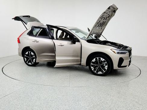 New 2026 Volvo XC60 T8 Plus w/ Protection Package Premier image 10