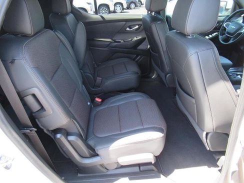 Used 2023 Chevrolet Traverse High Country FWD image 32