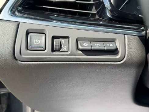 Used 2020 Cadillac XT6 Premium Luxury image 9