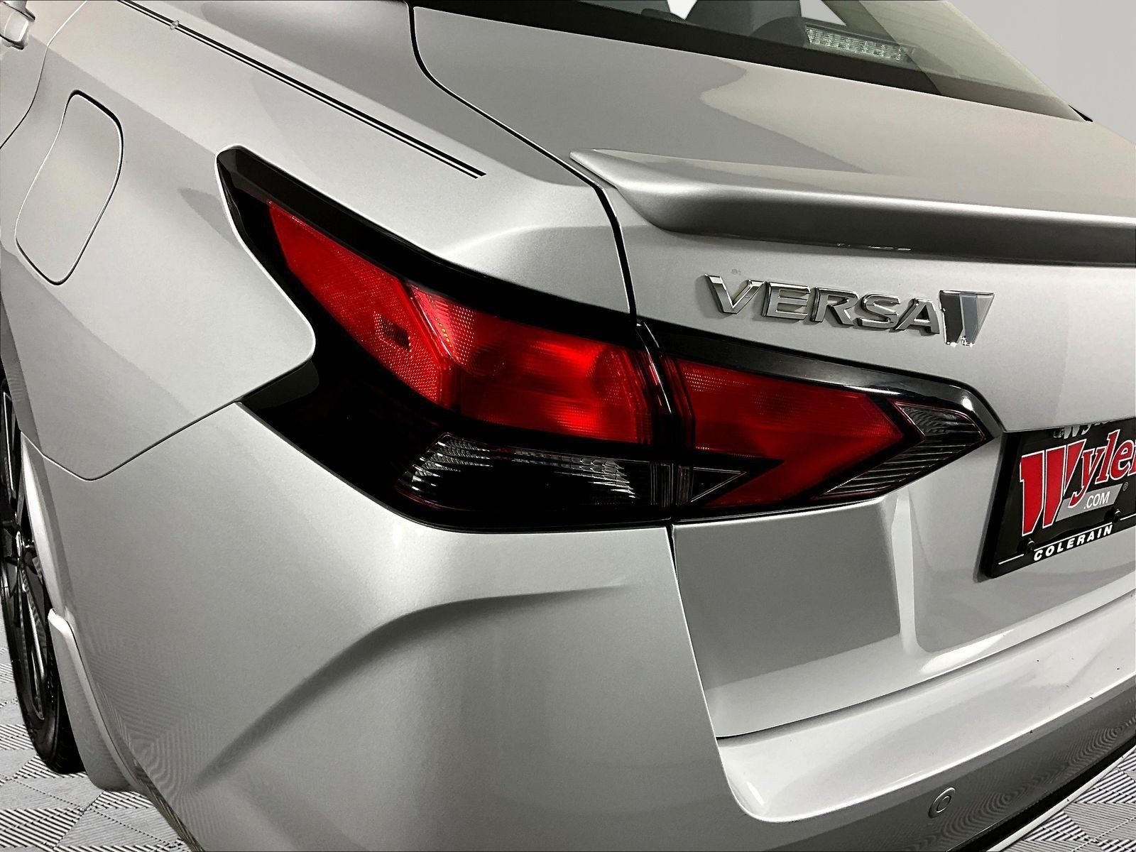Used 2020 Nissan Versa SR w/ Convenience Package FWD image 23
