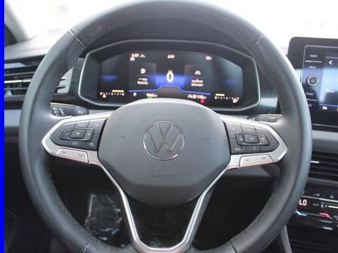 Used 2025 Volkswagen Jetta SE w/ Sunroof Package image 26