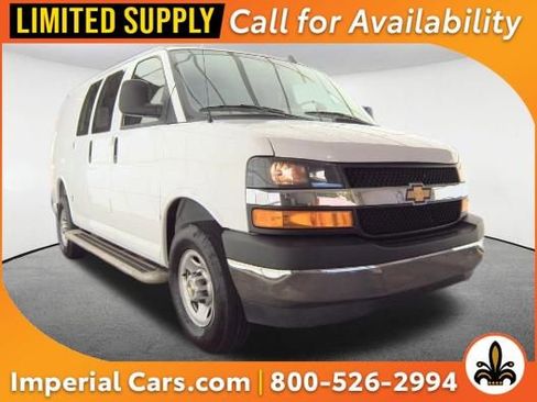Used 2025 Chevrolet Express 2500 w/ Driver Convenience Package image 1