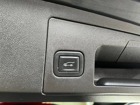 Certified 2023 Cadillac XT5 Premium Luxury w/ Technology Package AWD/4WD image 15