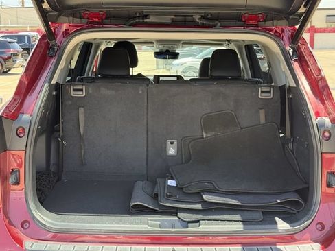 Used 2023 Toyota Highlander XLE FWD image 36