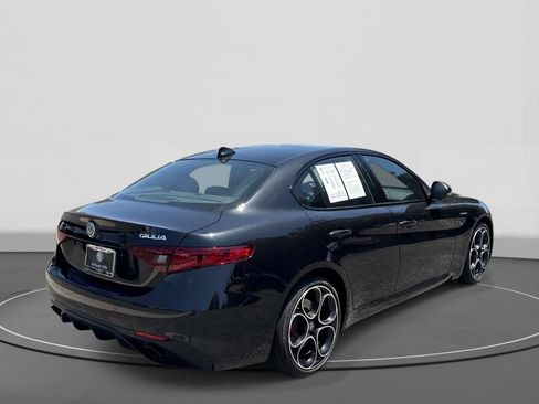 Used 2023 Alfa Romeo Giulia Veloce RWD image 4
