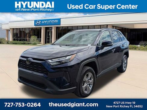 Used 2023 Toyota RAV4 XLE w/ Convenience Package FWD image 1