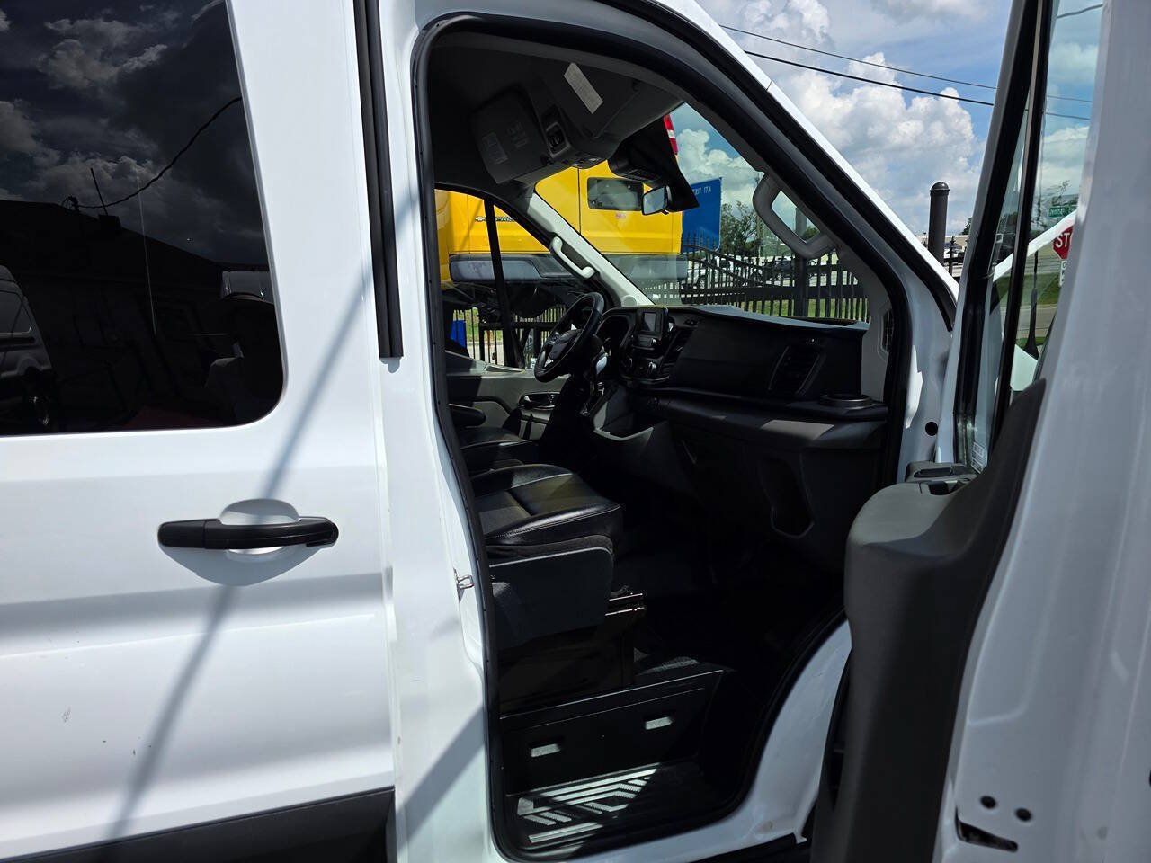 Used 2023 Ford Transit 350 XL RWD image 19