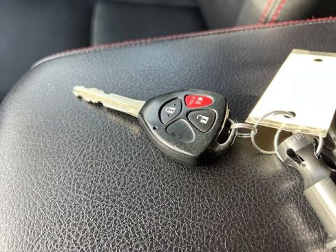 Used 2019 Toyota 4Runner TRD Off-Road Premium image 31