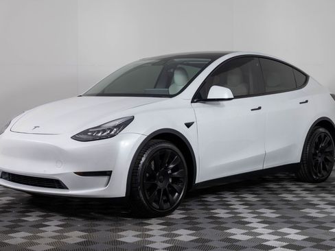 Used 2021 Tesla Model Y Long Range image 1