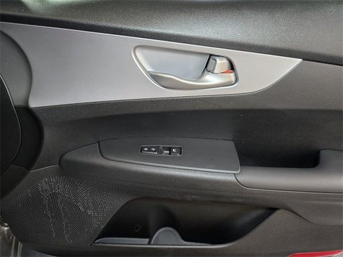 Used 2023 Kia Forte LXS w/ LXS Technology Package image 25