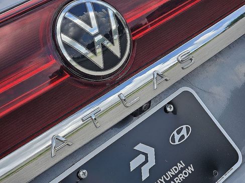 Used 2024 Volkswagen Atlas SE FWD image 7