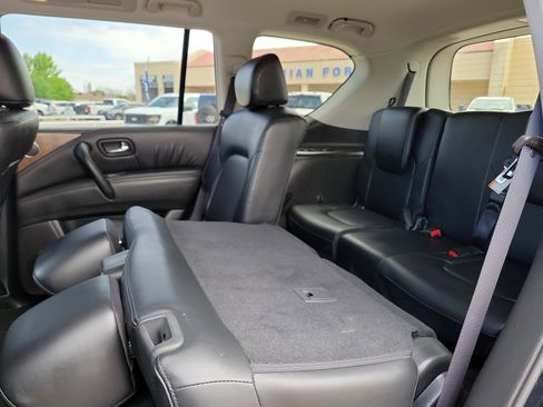 Used 2024 Nissan Armada SL image 8