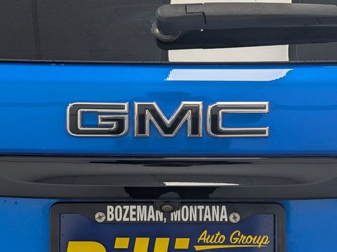 Used 2024 GMC Terrain SLT w/ Infotainment Package II image 6