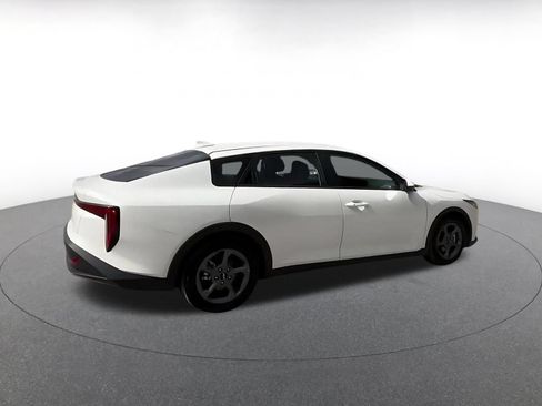 Used 2025 Kia K4 FWD image 14
