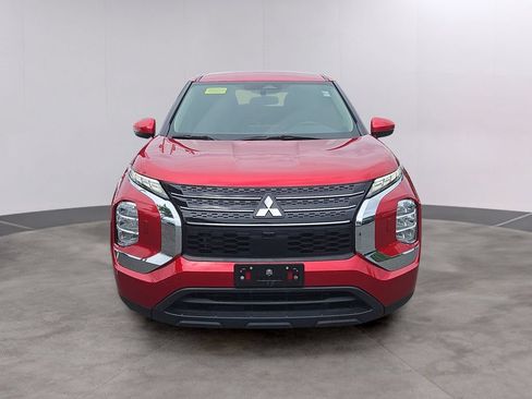 Used 2022 Mitsubishi Outlander ES AWD/4WD image 2