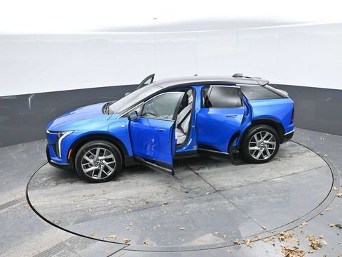 New 2026 Cadillac Optiq Luxury 1 image 46