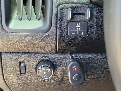 Used 2022 Chevrolet Colorado LT w/ Luxury Package RWD image 18
