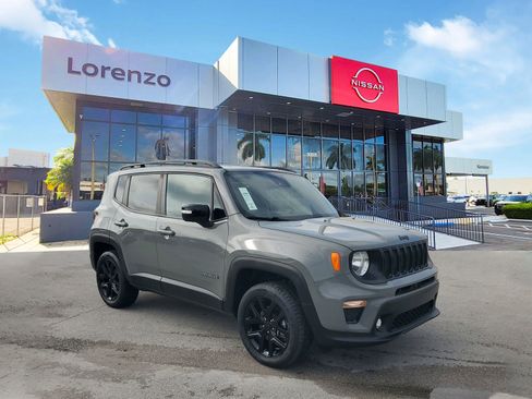 Used 2022 Jeep Renegade Altitude w/ Convenience Group AWD/4WD image 3