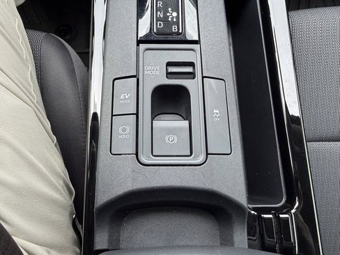 Certified 2024 Toyota Prius LE image 22