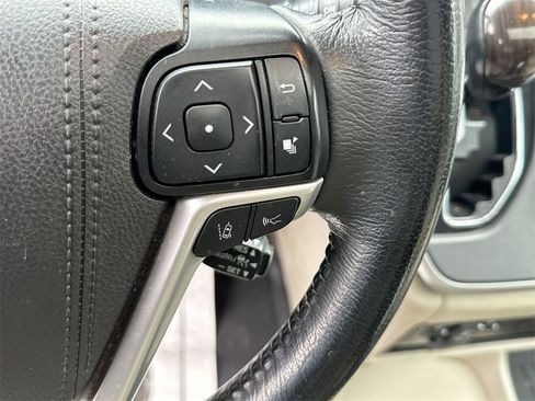 Used 2020 Toyota Sienna XLE image 18