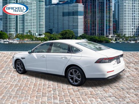 Certified 2023 Honda Accord EX image 7