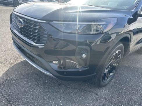 New 2026 Ford Escape Platinum w/ Premium Technology Package AWD/4WD image 9