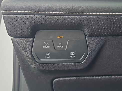 Used 2026 Volkswagen Atlas SE AWD/4WD image 10