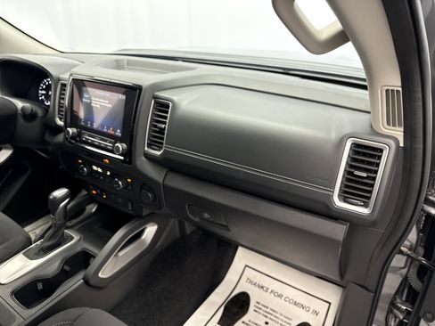 Used 2024 Nissan Frontier SV w/ SV Convenience Package image 14