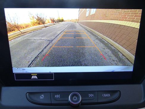 Used 2025 Chevrolet Blazer LT image 30