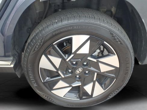 Used 2025 Hyundai Kona SEL AWD/4WD image 14
