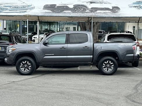 Used 2021 Toyota Tacoma TRD Off-Road w/ Technology Package AWD/4WD image 7