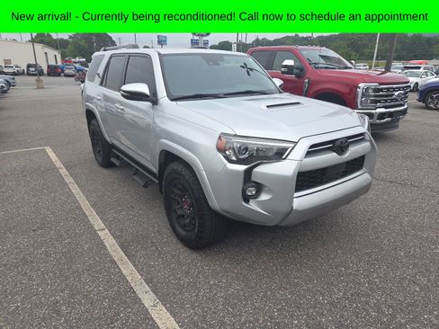 Used 2023 Toyota 4Runner TRD Off-Road Premium w/ Moonroof Package AWD/4WD image 2