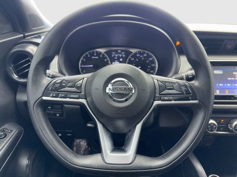 Used 2020 Nissan Kicks S FWD image 19