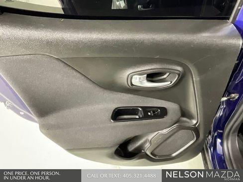 Used 2021 Jeep Renegade Latitude w/ Convenience Group FWD image 18
