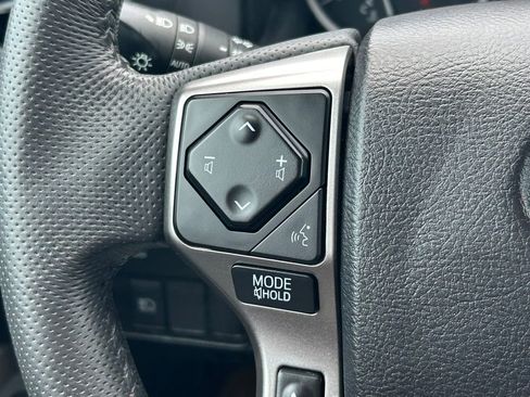 Used 2022 Toyota Tacoma SR5 RWD image 33